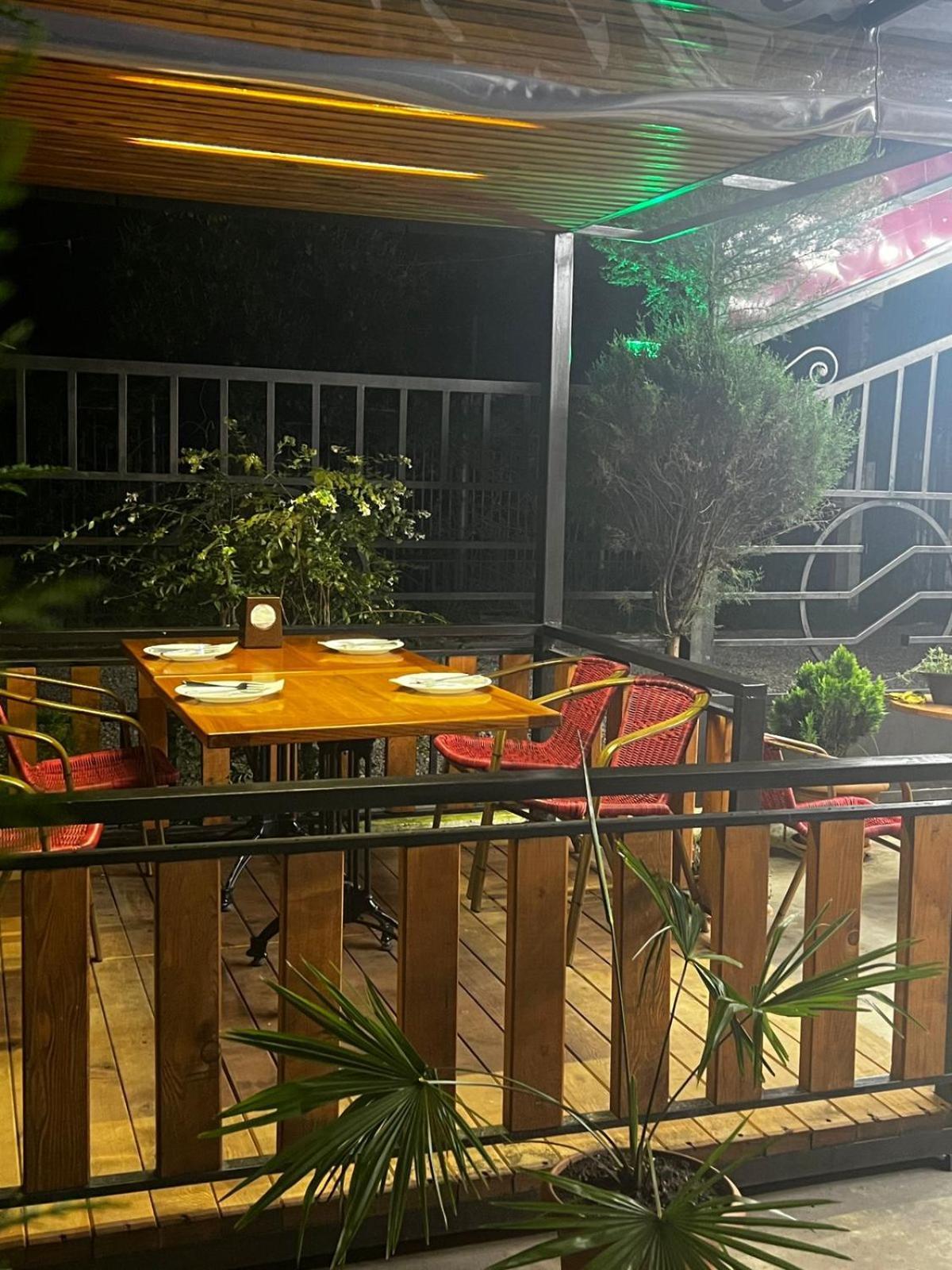 Golden Fleece Hotel ウレキ エクステリア 写真