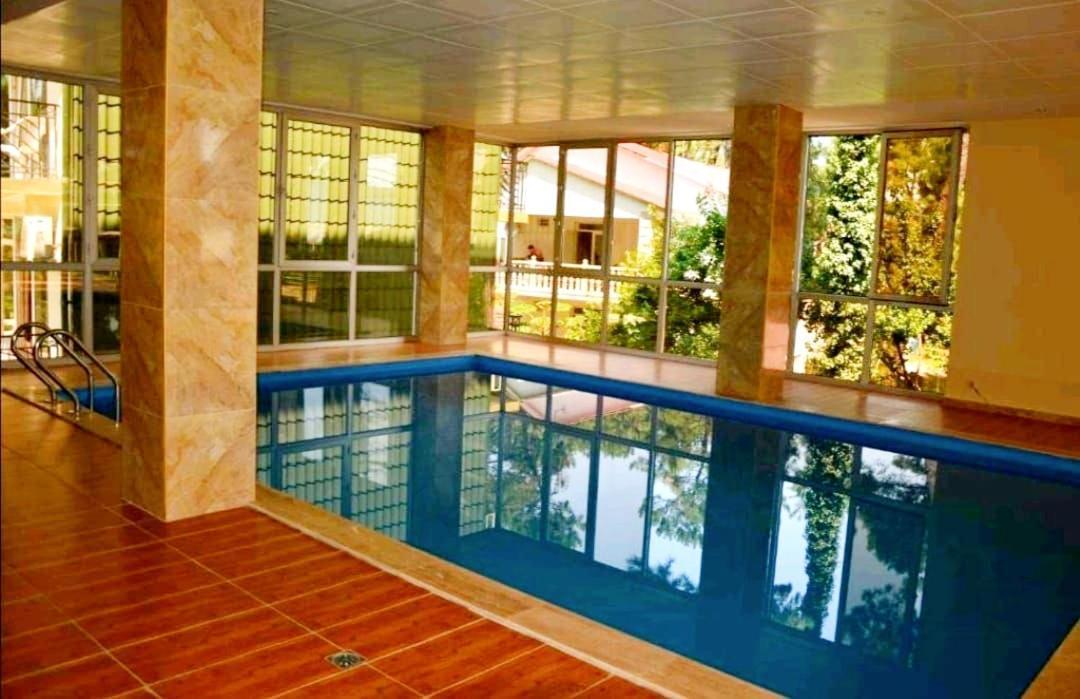 Golden Fleece Hotel ウレキ エクステリア 写真