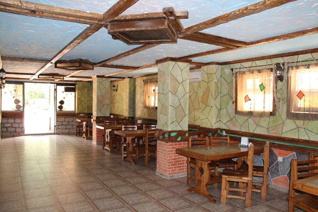 Golden Fleece Hotel ウレキ エクステリア 写真